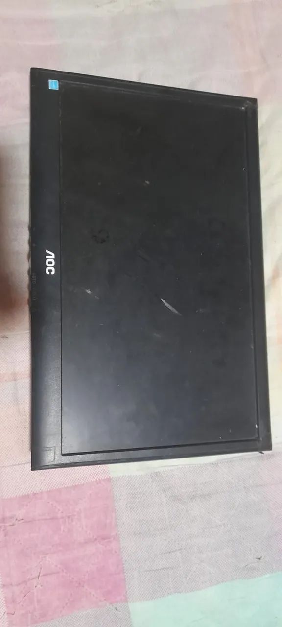 Monitor AOC com defeito