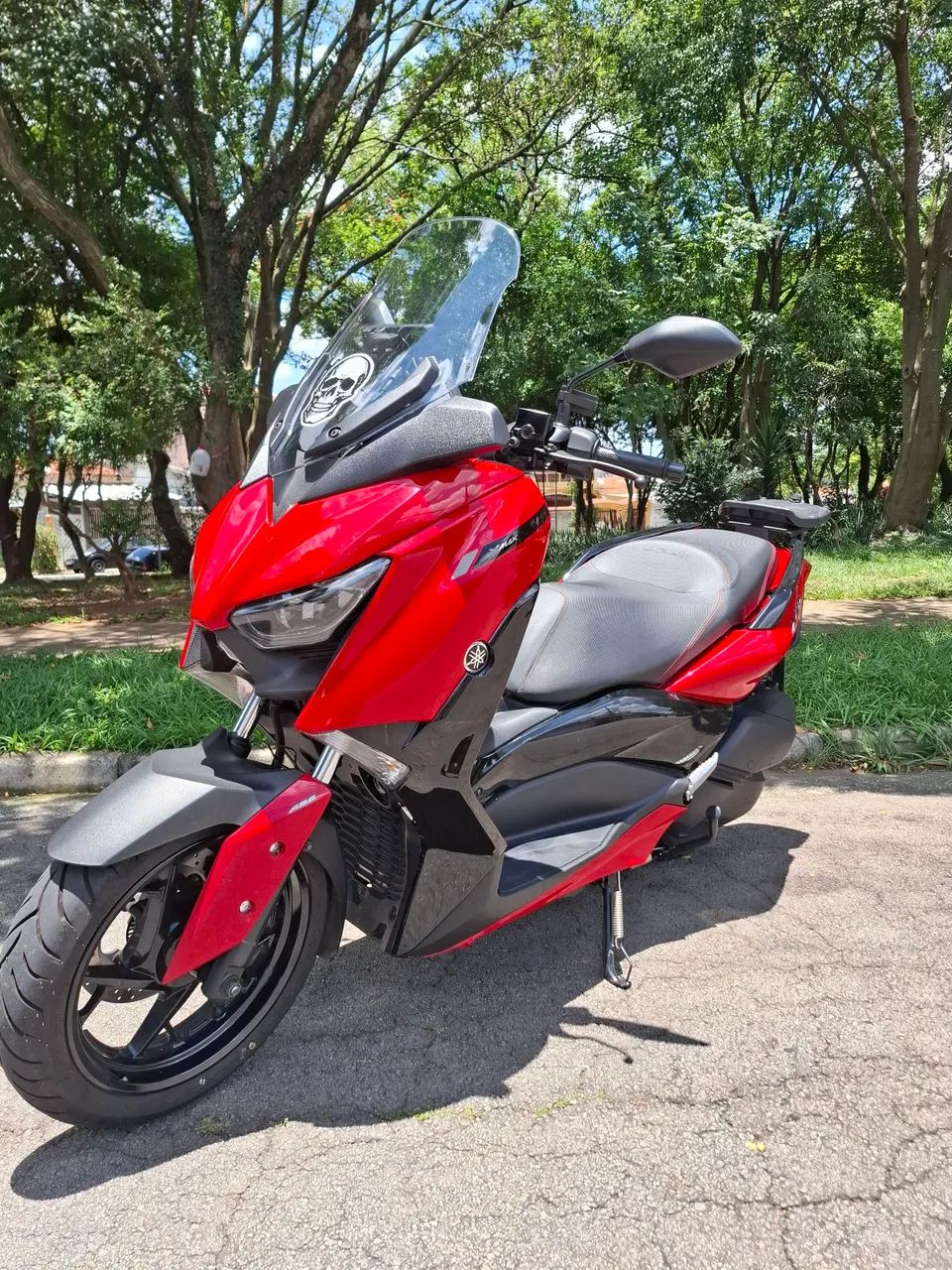 Scooter Xmax 2024 - km baixo 