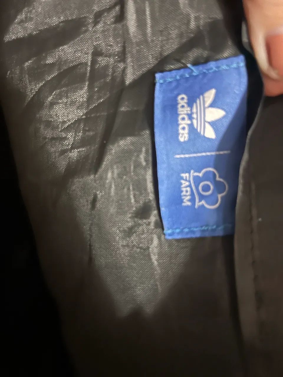 Mochila adidas + farm  - Foto 2