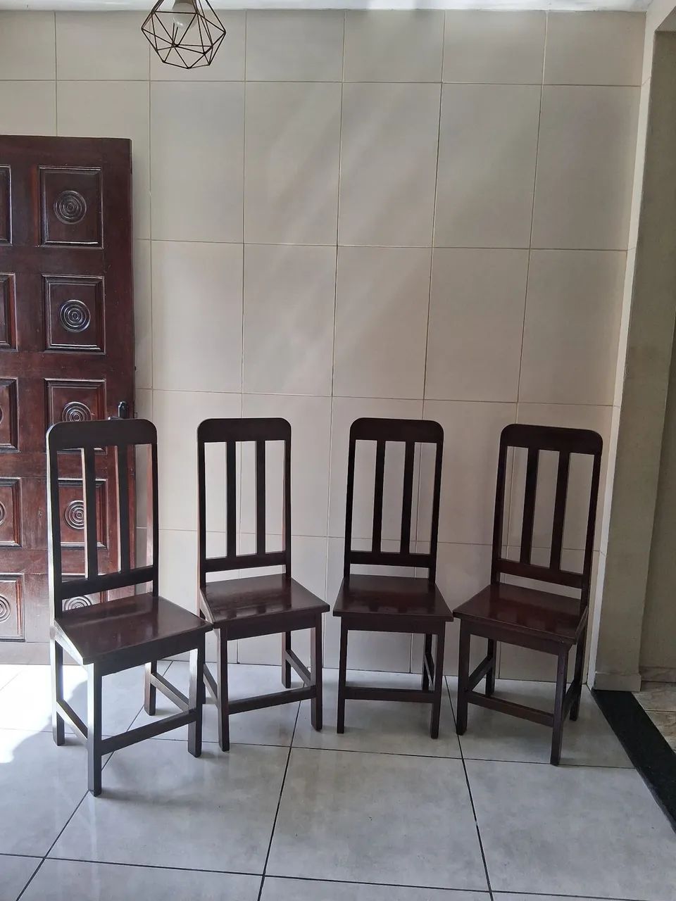 4 Cadeiras  madeira (100 a unidade) - Foto 2