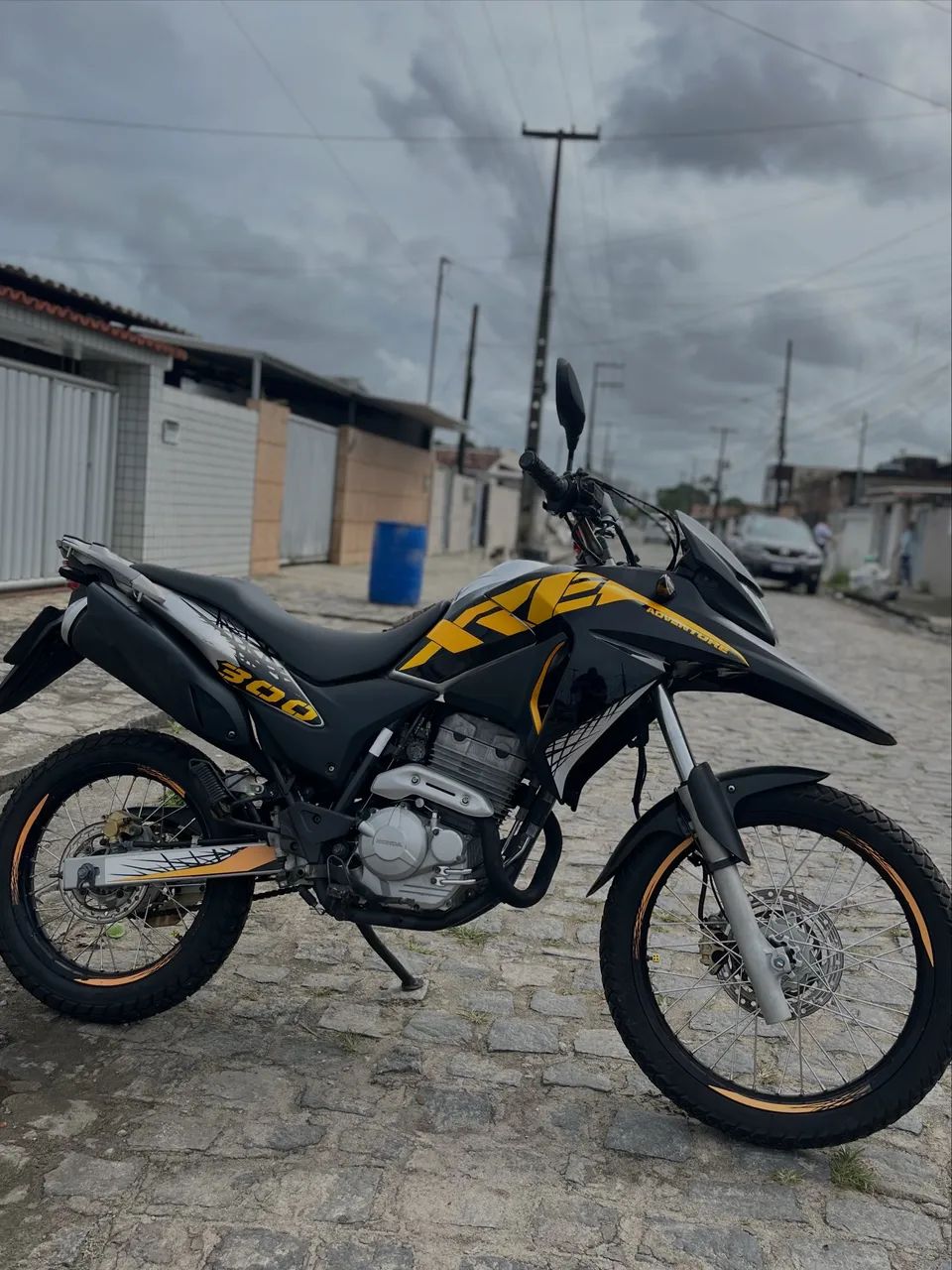 XRE 300 2017 NOVA