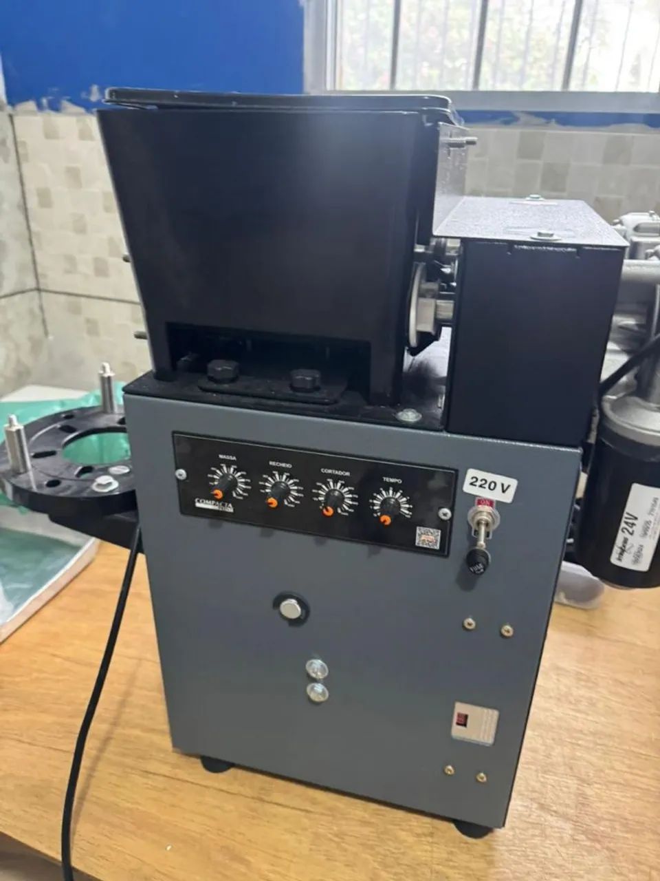 MAQUINA DE FAZER SALGADOS MODELADORA COMPACTA POP 4.0 - Foto 3