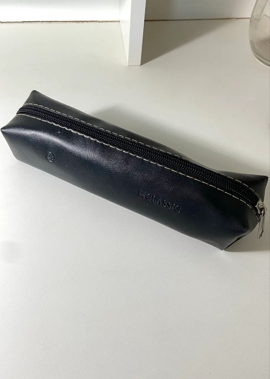 Estojo preto 