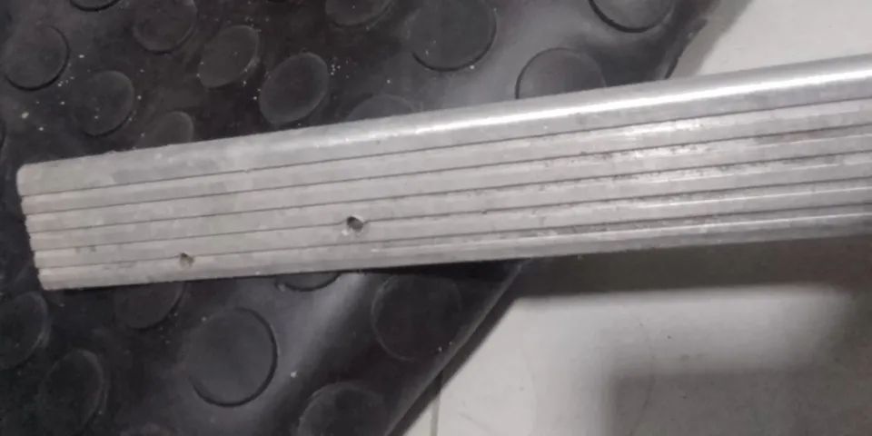 Cantoneira de alumínio 
