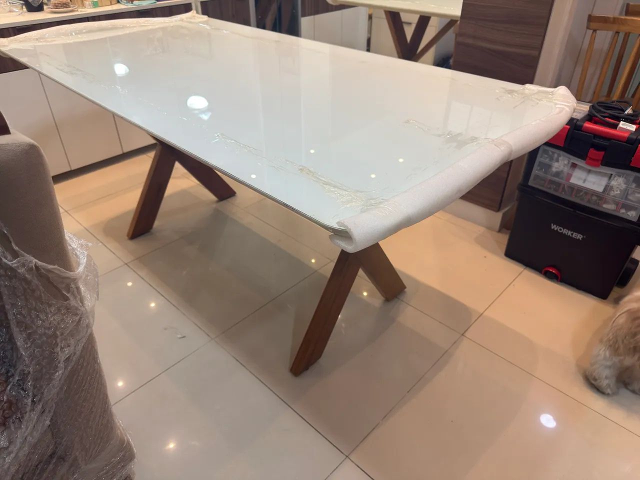 Mesa de jantar 1:80 por 90 com 4 cadeiras - Foto 3