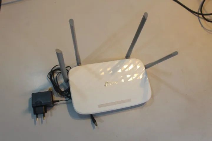  Roteador e repetidor TP Link 4 antenas