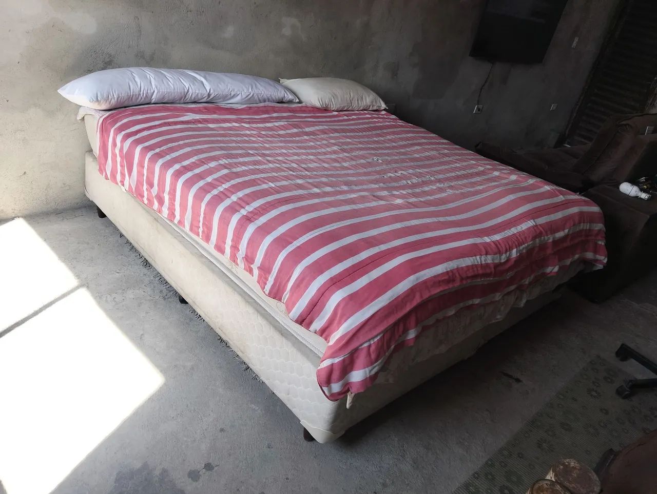 Cama casal 