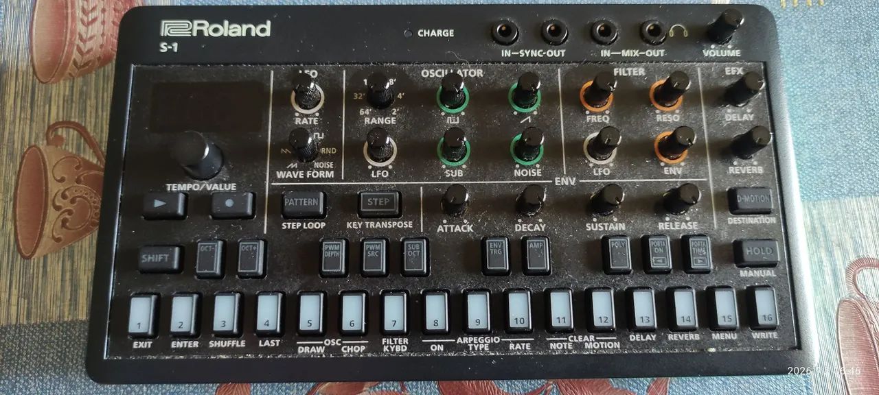 Roland S-1  - Foto 2