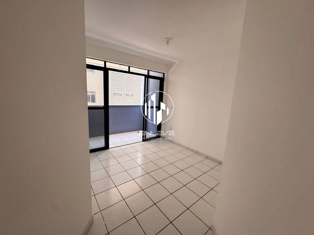 Apartamento À Beira-Mar com 02 Quartos no Jardim Oceania