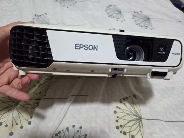 Epson LCD projetor modelo H723A