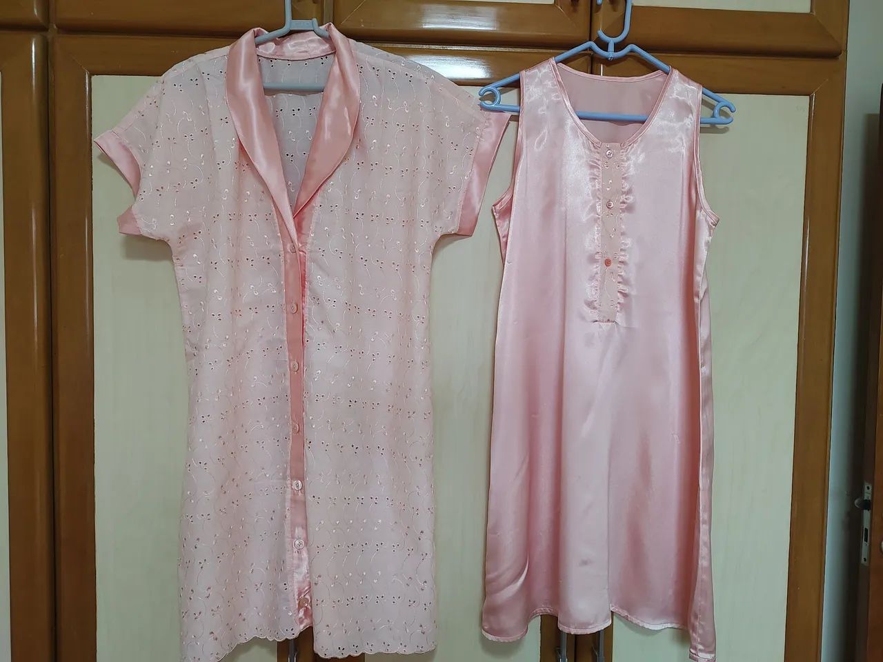 Camisola e penhoar cor salmão 
