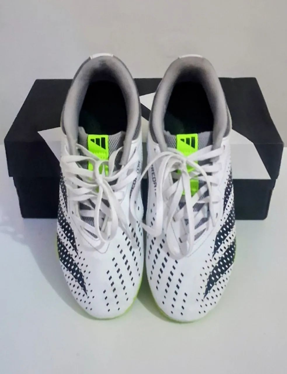 Chuteira Futsal Predator Adidas Accuracy - tamanho 39 - Foto 3