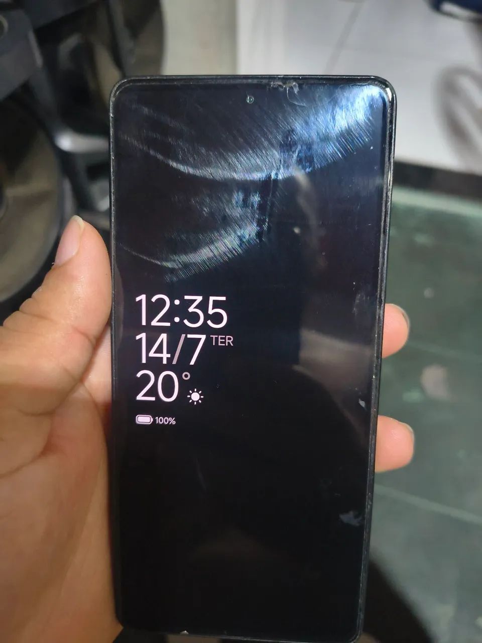 Celular semi novo