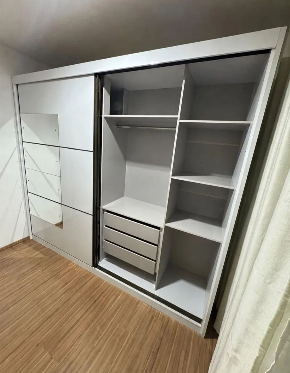 Guarda-roupa de 8 portas  - Foto 3