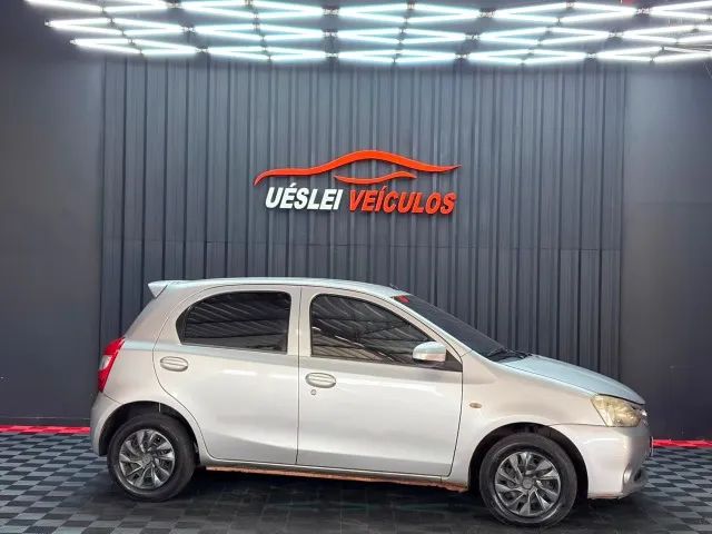 Toyota Etios X 1.3 Flex 16V 5P Mec. 2014 - Foto 3