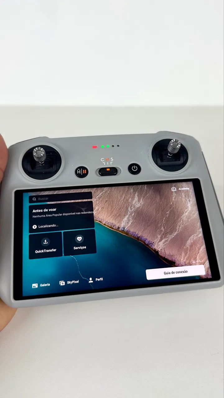 Controle com tela DJI RC