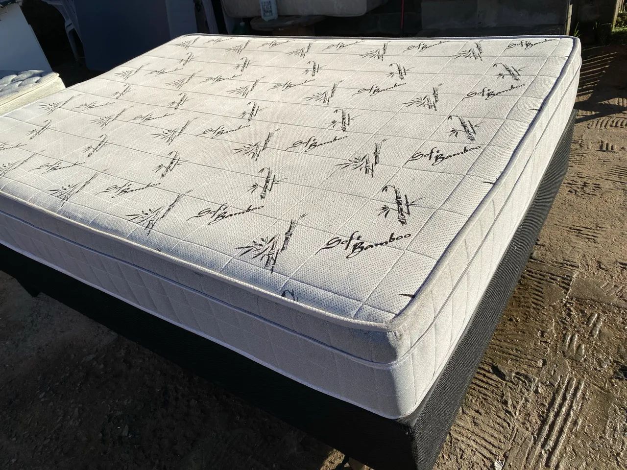 Vendo cama box de casal colchão molas ensacadas em ótimo estado  - Foto 2