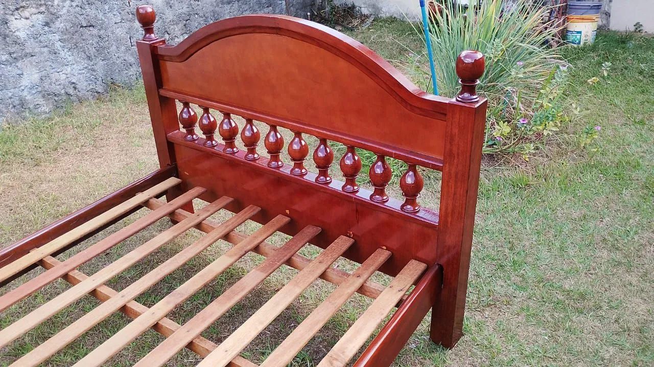 CAMA DE CASAL DE MADEIRA - Foto 3