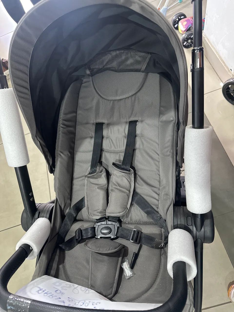 Carrinho de Bebê com Moisés System - 2 em 1 - Completo e novo - Foto 3