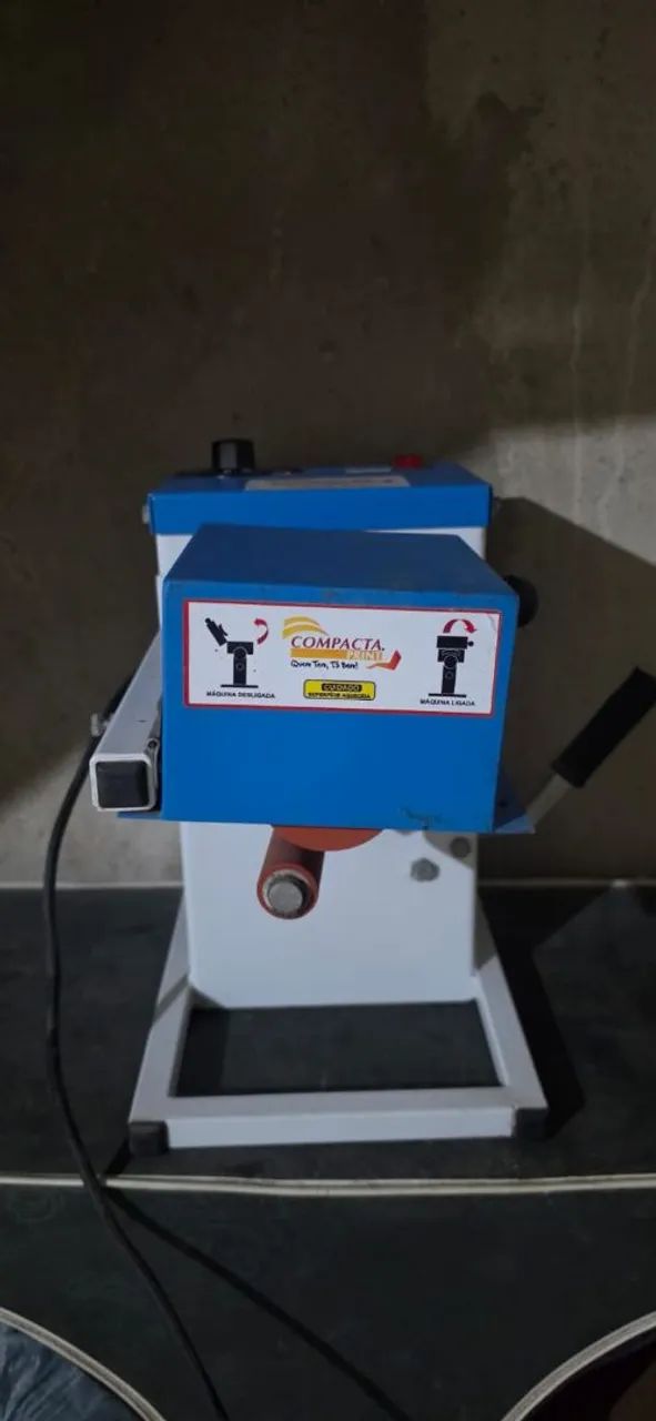 Maquina de estampar copos