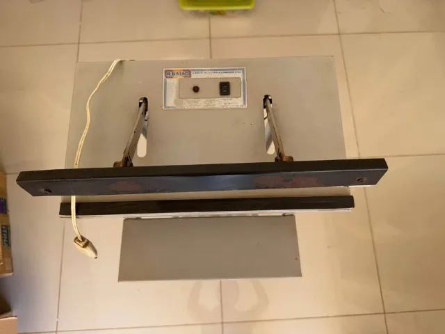 Seladora a pedal R.Baião 40 cm 220V, funcionando - Foto 2
