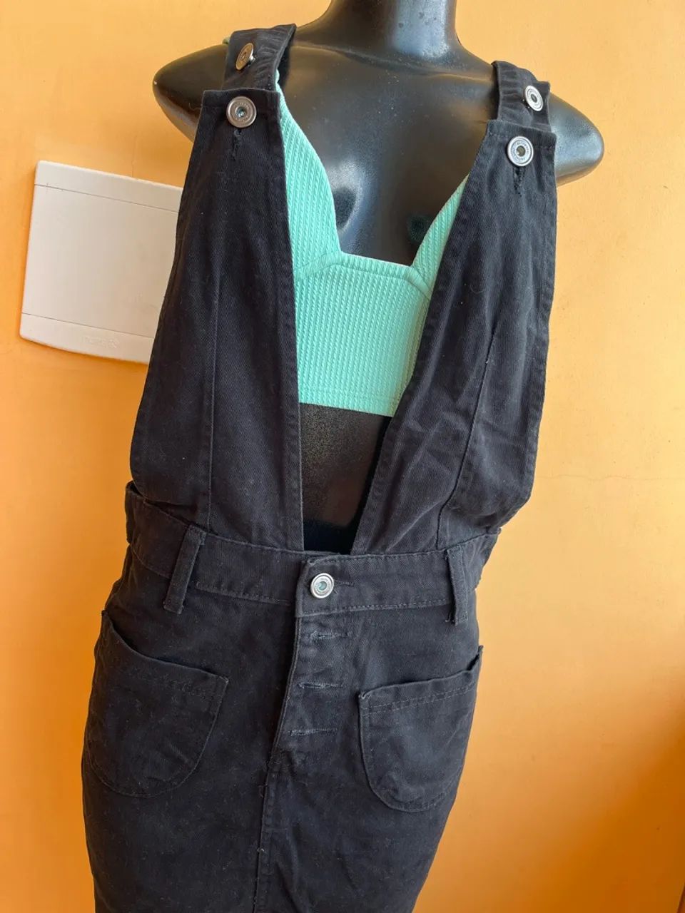 JARDINEIRA JEANS PRETO - Foto 2