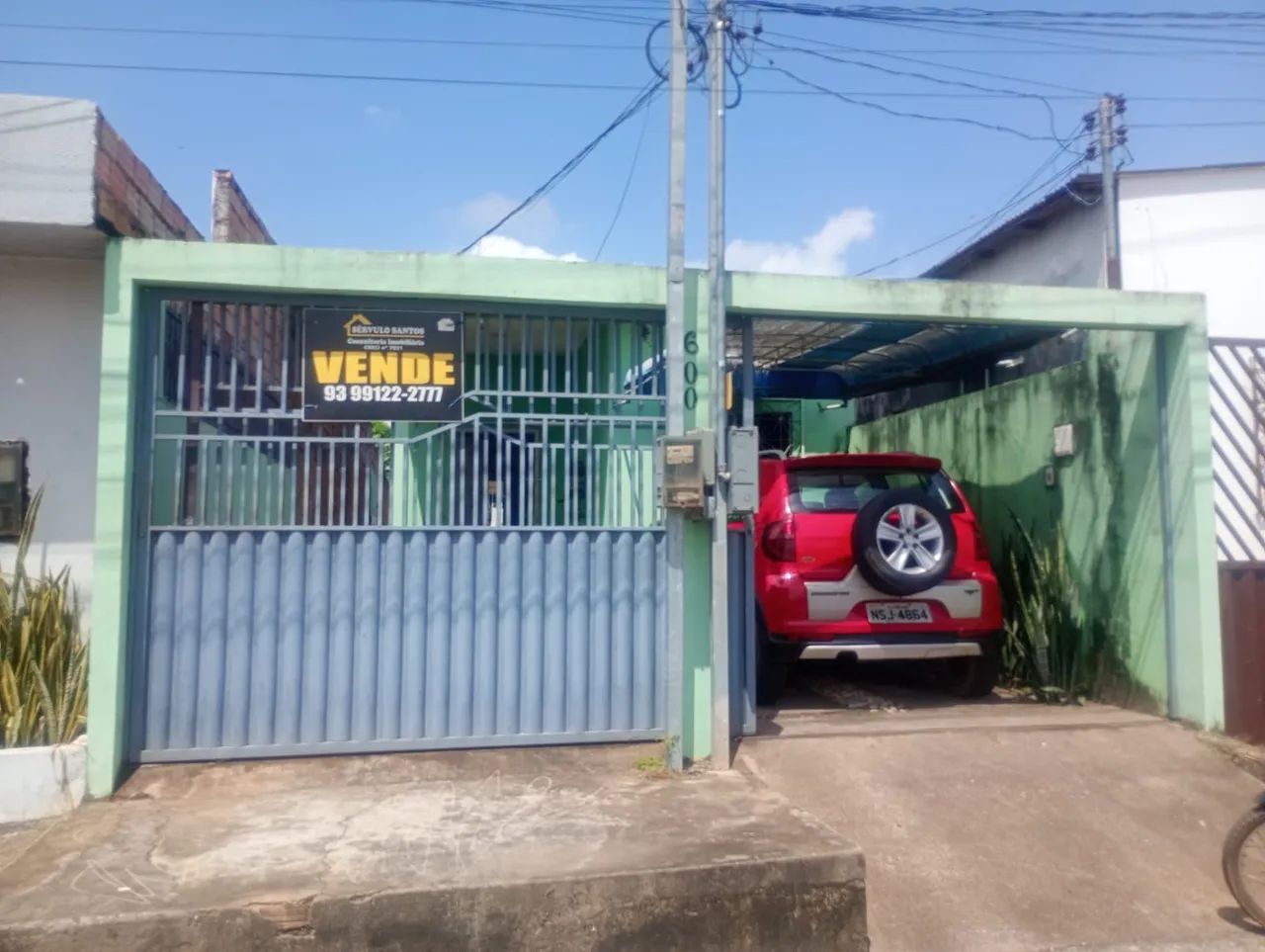 Vende 3 casas no mesmo terreno