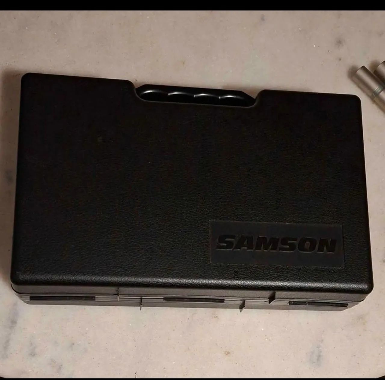 Sistema de microfone sem fio Samson T32 completo com case e lapela originais - Foto 2