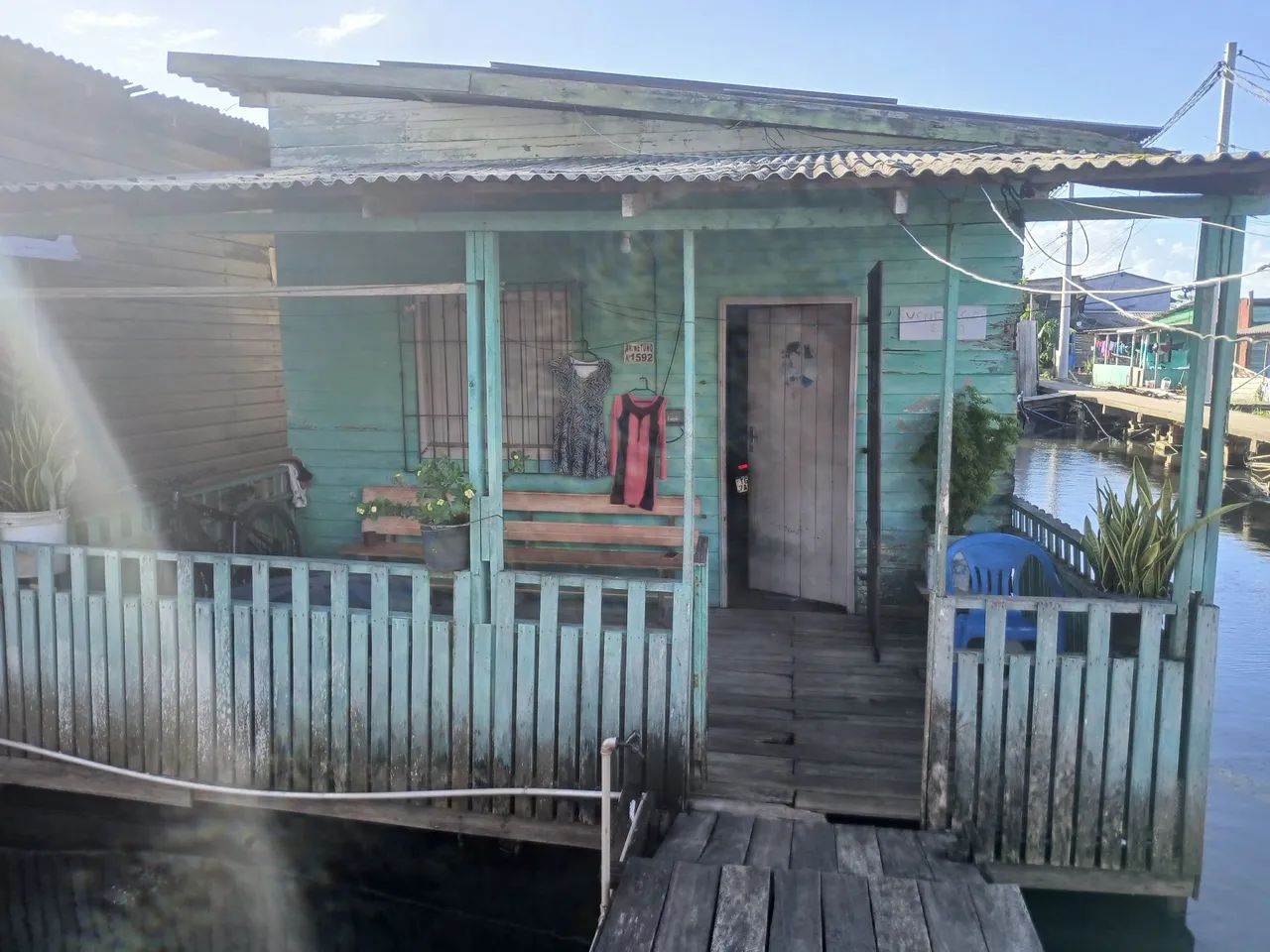 Vendo ou troco casa bem localizada 