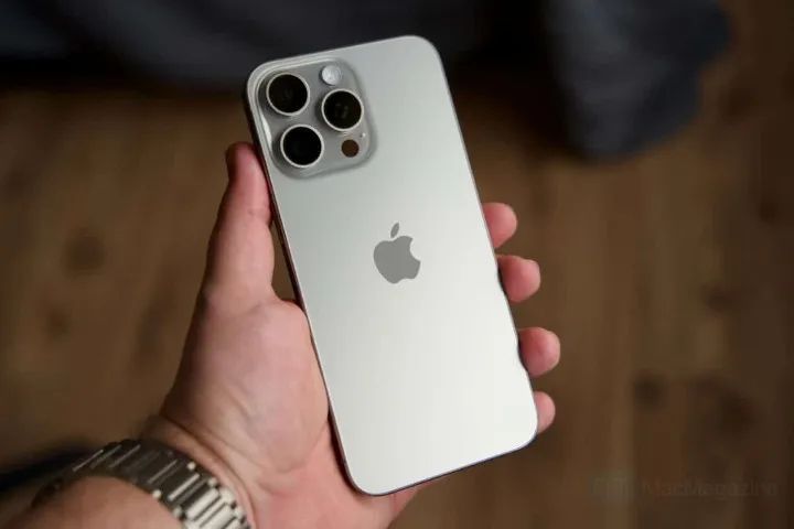 iPhone 15 Pro 256GB Branco //Bateria  88%  // Loja na Savassi