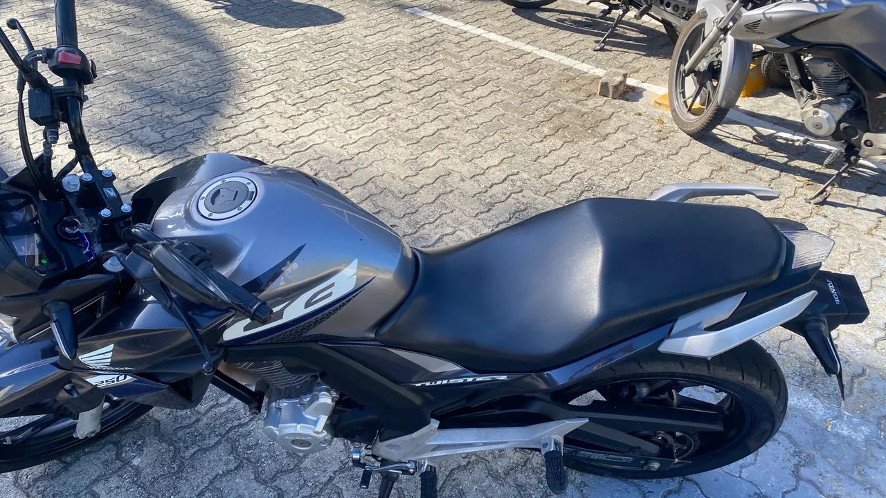 CB 250 preta  - Foto 3