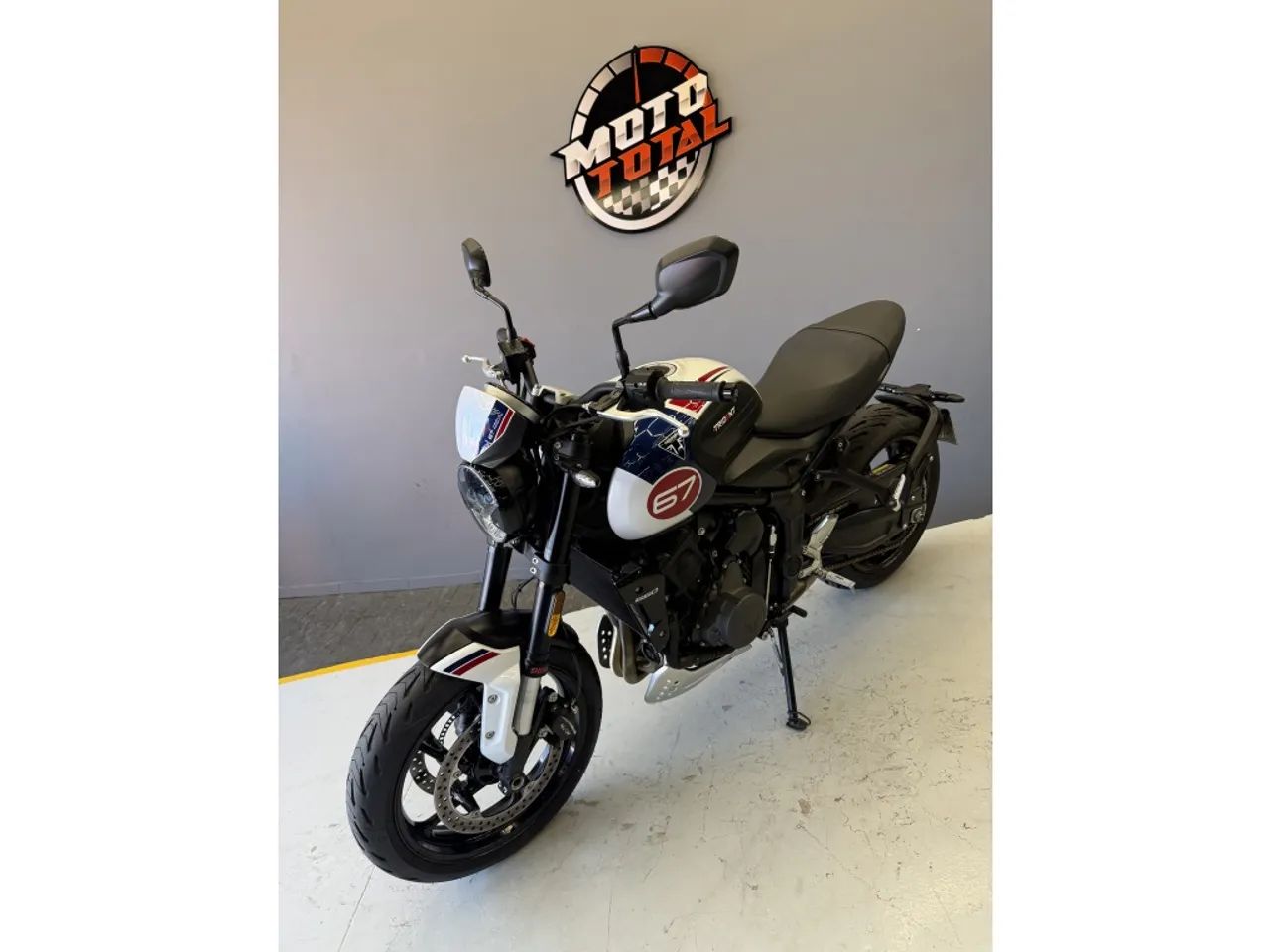 Triumph Trident 660 triple tribute 2025 - Foto 5