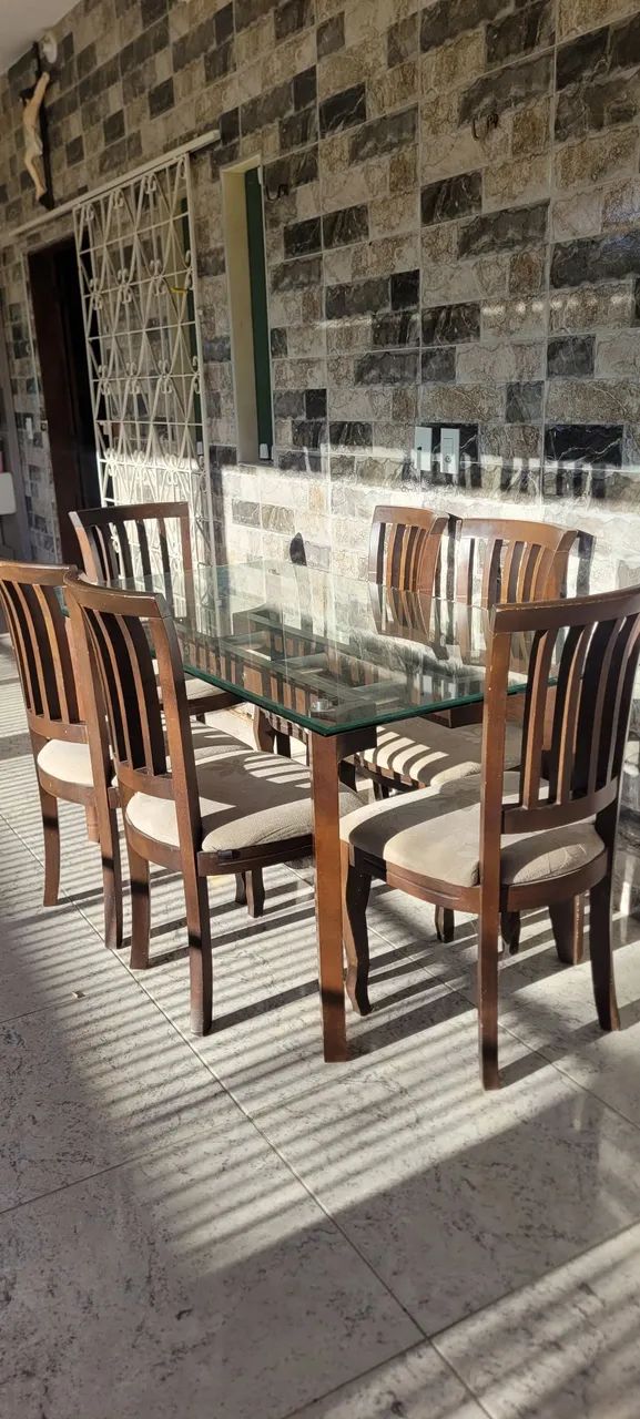 Mesa de jantar com 6 cadeiras
