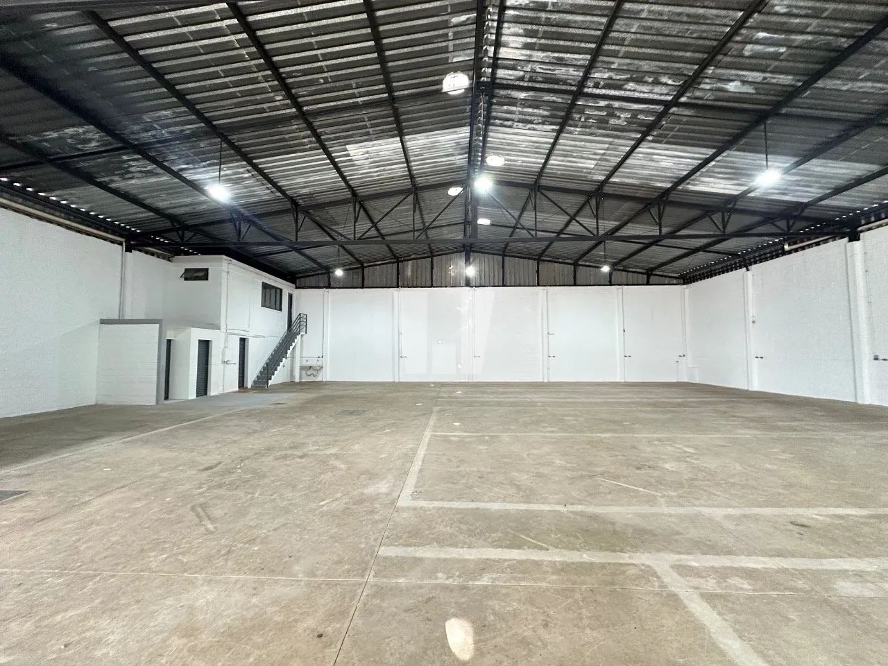 GALPÃO DE 720.00 M² BAIRRO PILAR OLHOS DGUÁS