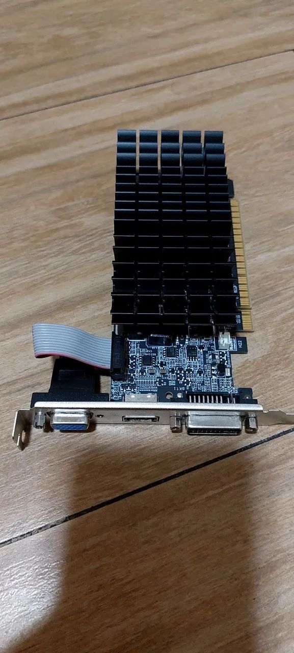 Placa de video GeForce G210 1 GB - Foto 3