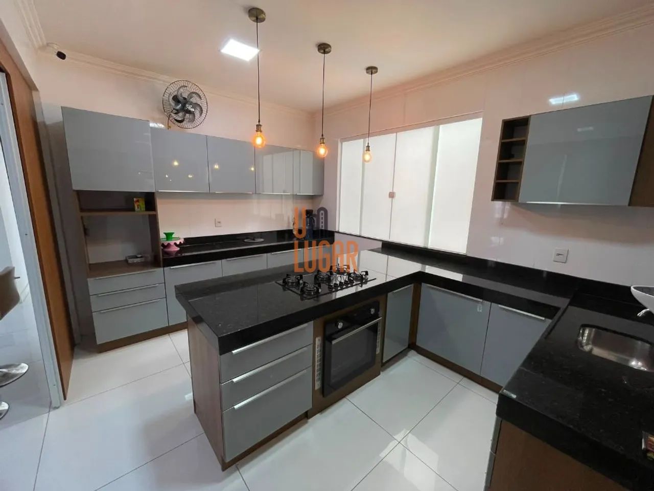 Um Lugar Imóveis Aluga: Apartamento com 2 suítes e vaga de garagem na Av. Serzedelo Correa - Foto 5