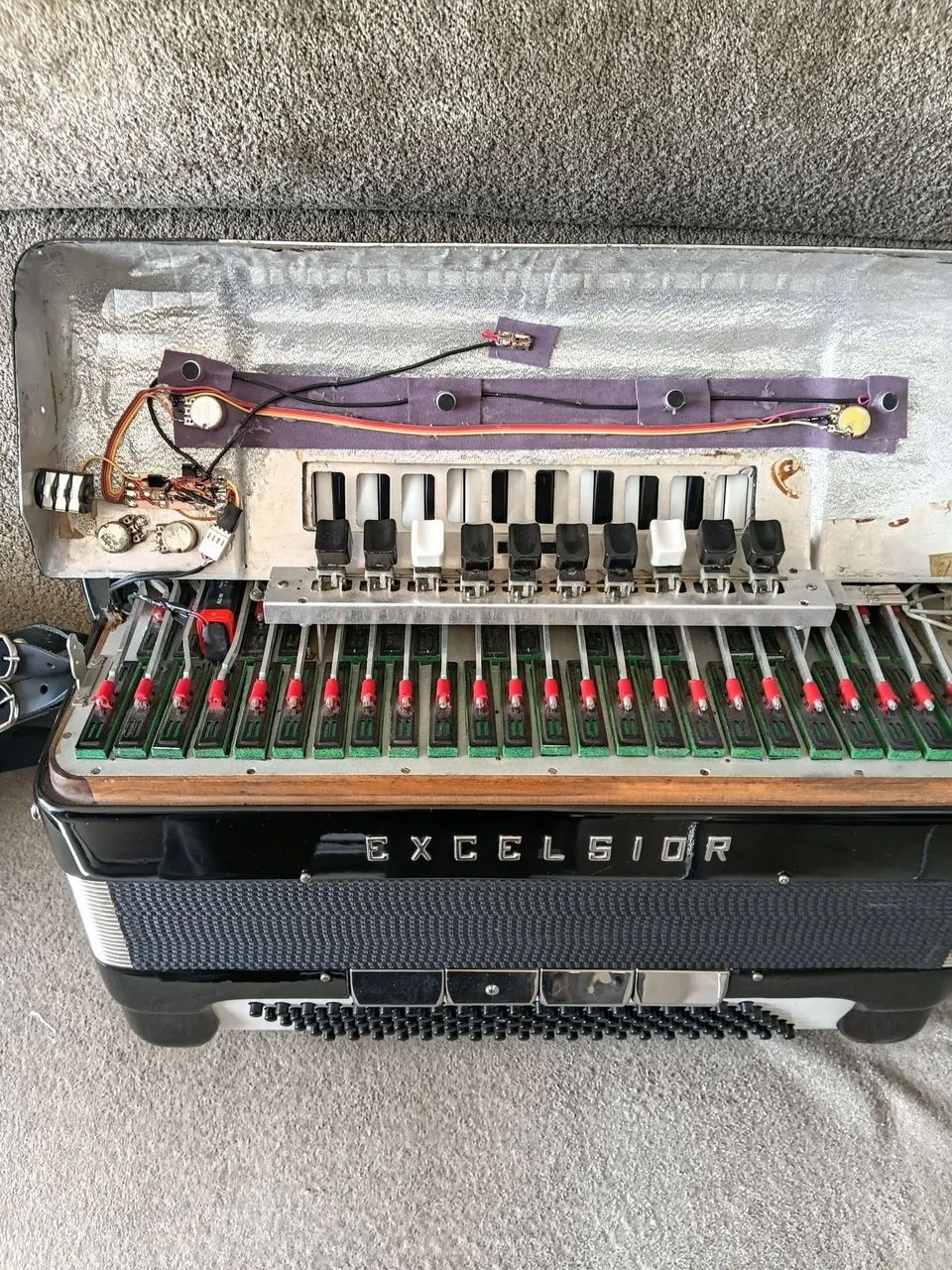 Um acordeon EXCELSiOR - Foto 3