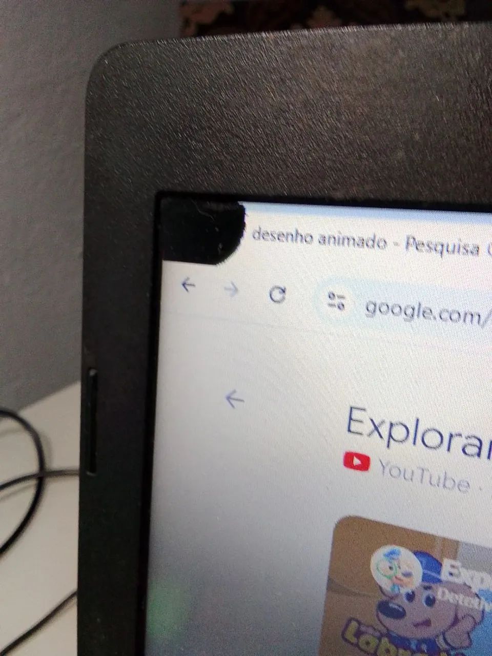 Notebook funcionando com pequenas avarias na carcaça e na tela  - Foto 4