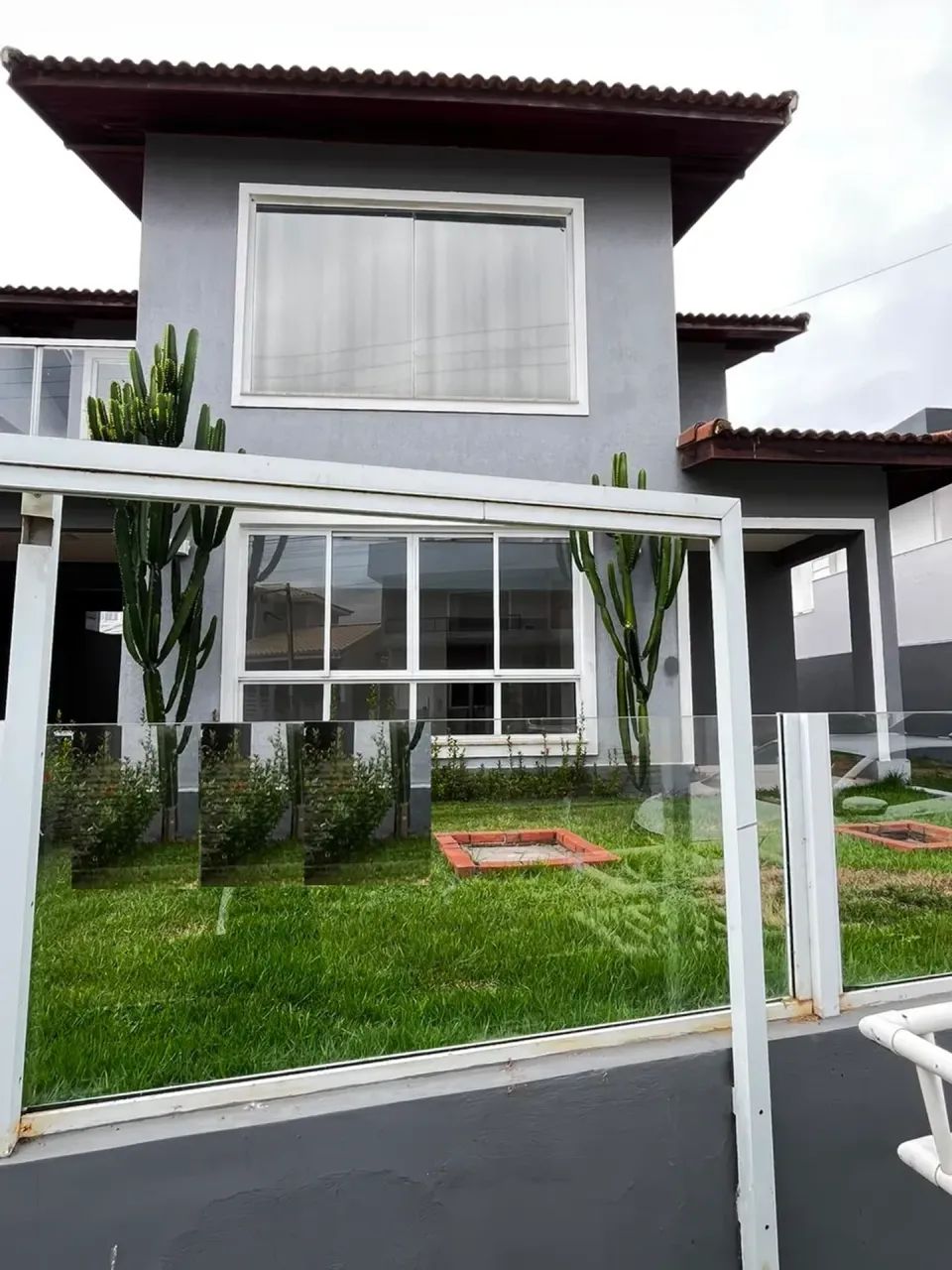 Vale dos Cristais. Ótima casa com 4 quartos(sendo 2 suítes), doc ok.