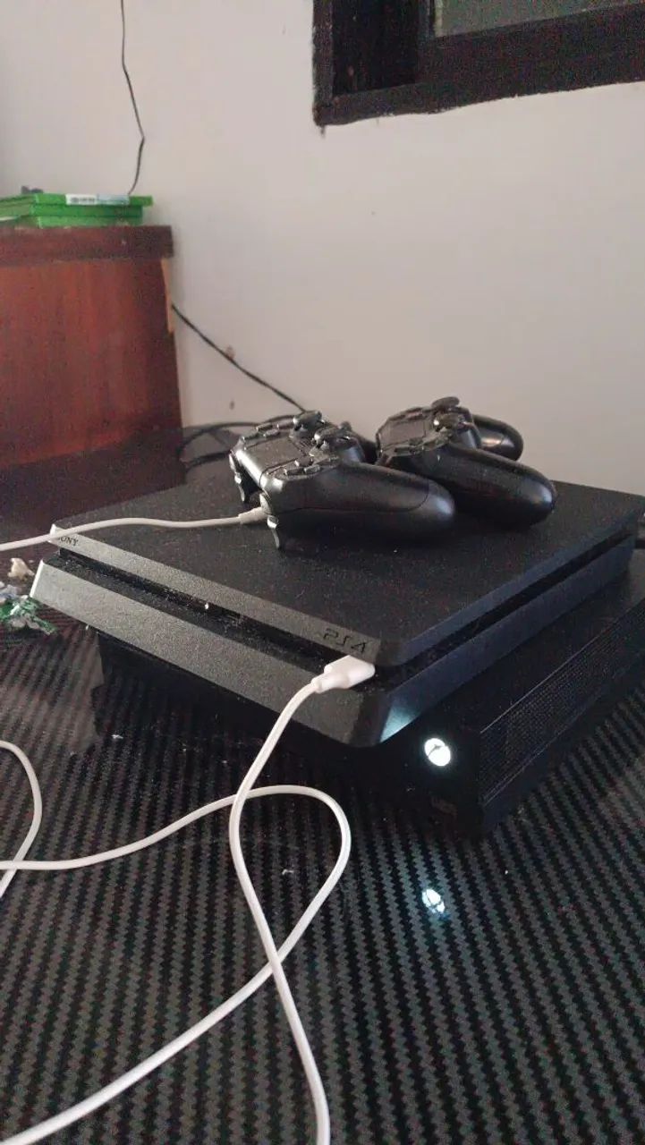 PS4 slim com 2 teras SSD 