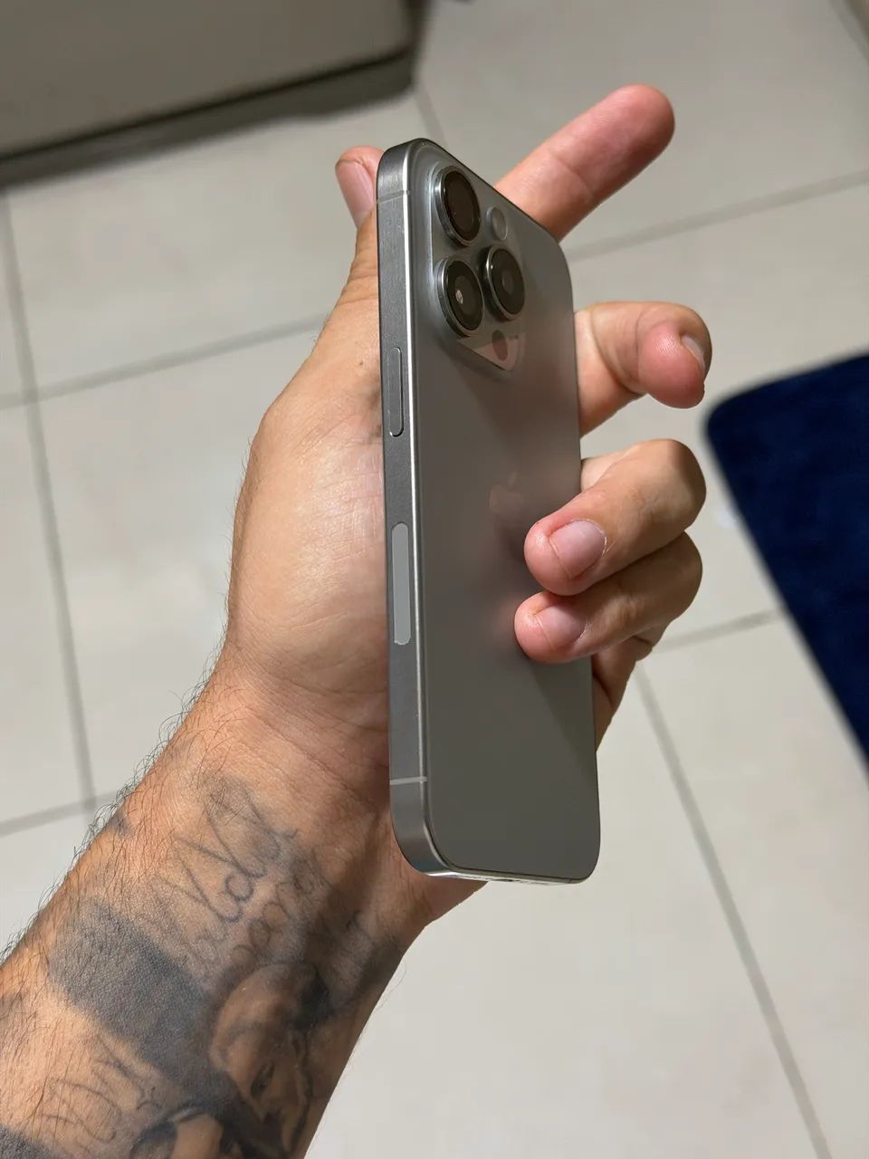 Oportunidade!! iPhone 15 pro 128gb disponível.  - Foto 4