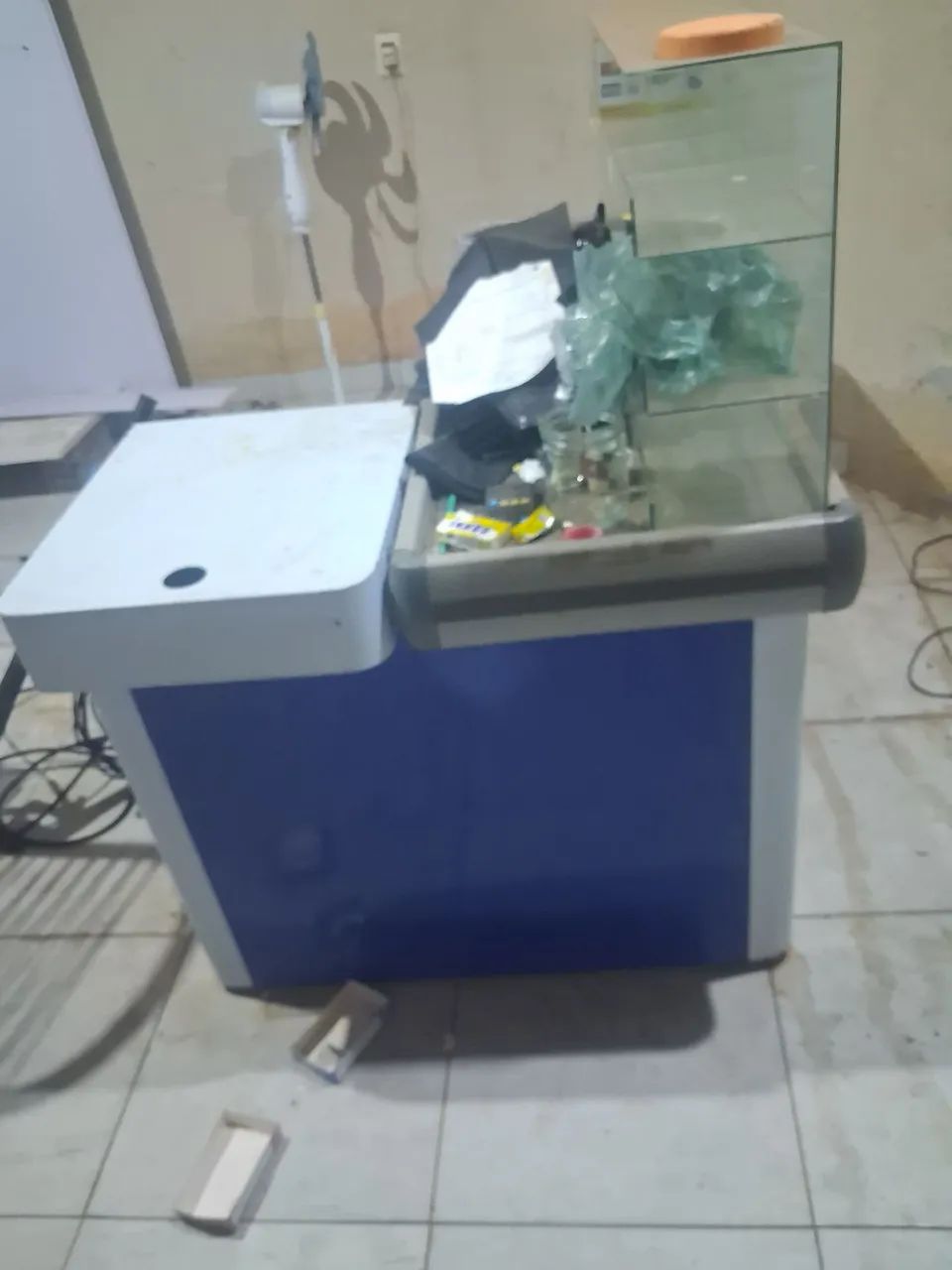 Vende se balcão  de caixa 