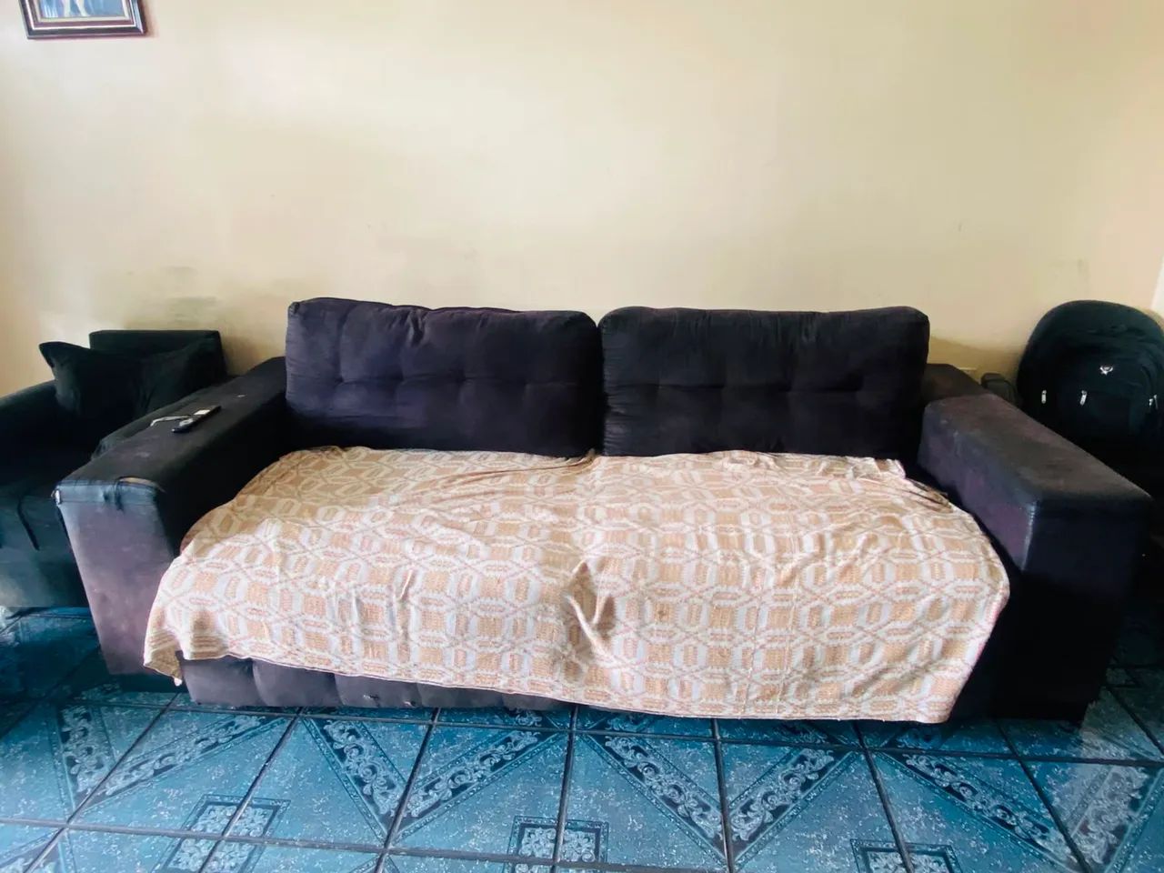 Pechincha, vendo sofá de 3 lugares, retratil, sofa cama em bom estado de uso
