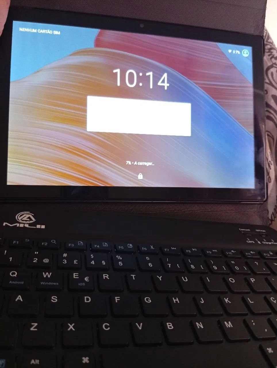 Tablet com Teclado Completo 