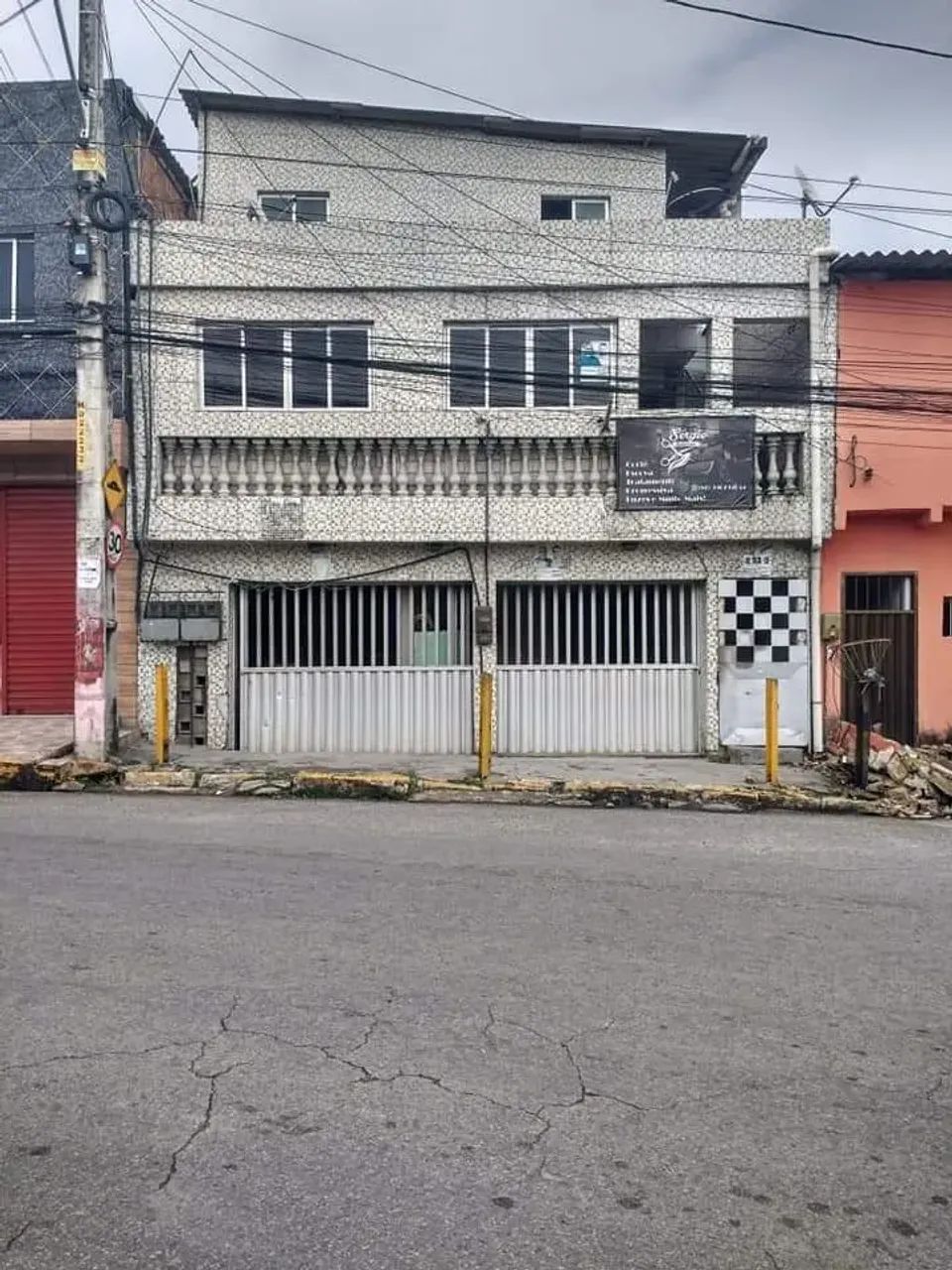 VENDO ÓTIMO PRÉDIO COM 6 APARTAMENTOS NO BAIRRO DO IBURA / RECIFE , UR-3