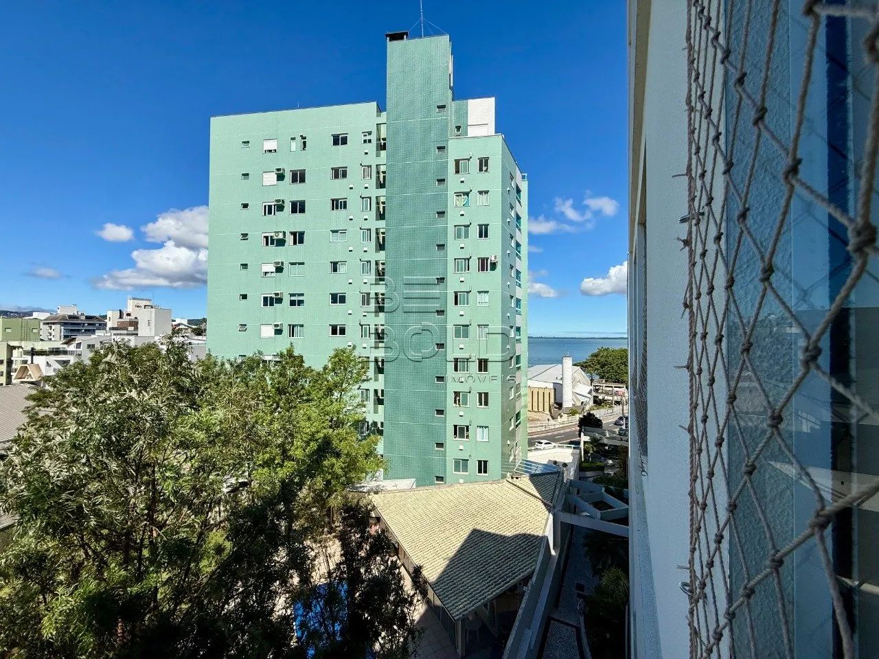 Apartamento 3 dormitórios em Coqueiros - Foto 3