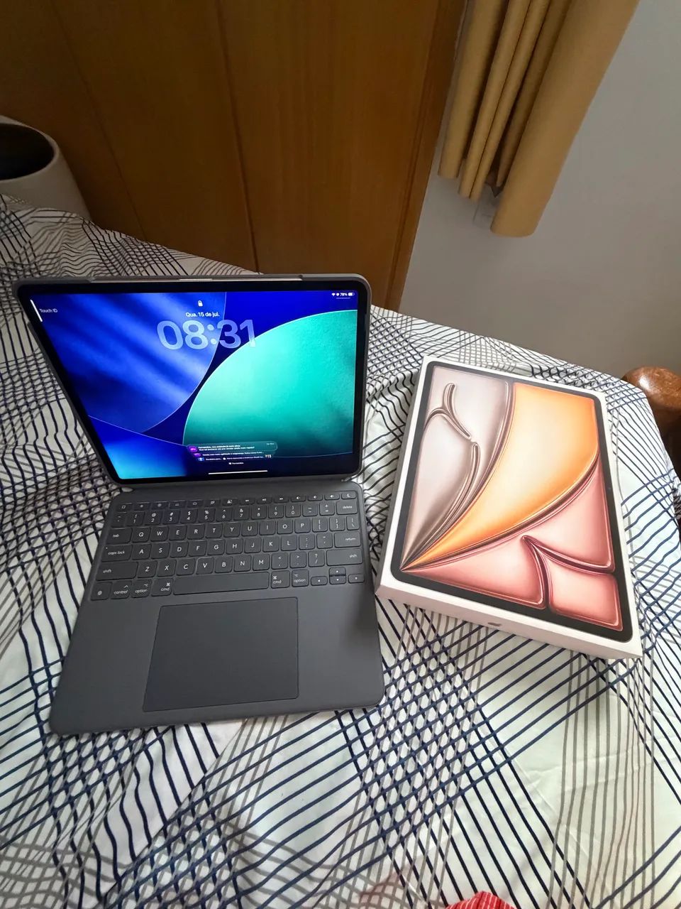 iPad Air M3 13 polegadas com capa teclado Logitech  - Foto 3