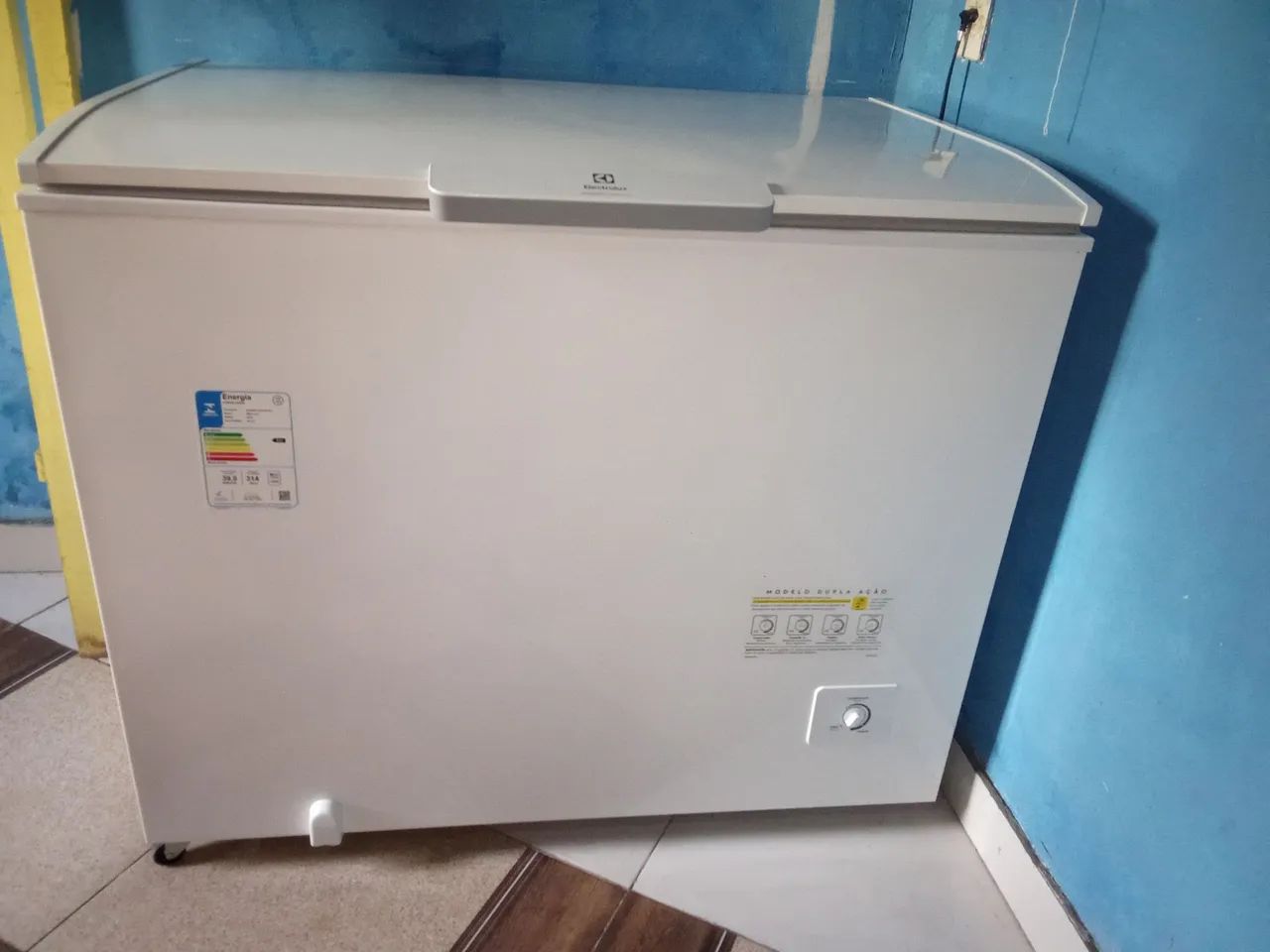 Frizer simi novo - Foto 3