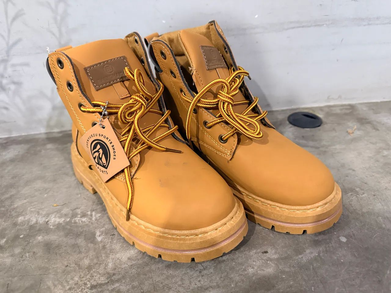 Bota Marron para Uso no Dia a Dia - Foto 2