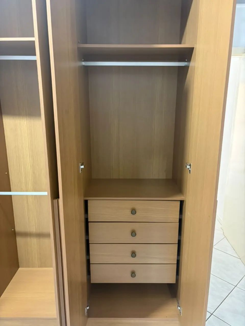 Guarda Roupas de Madeira - Foto 3